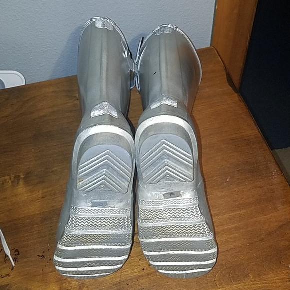 Silver Hunter boots - Picture 3 of 3